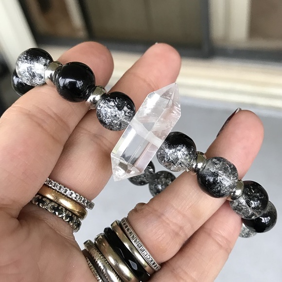 Double point healing crystal quartz bead bracelet - Picture 2 of 8